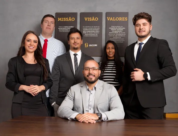 Dr. Guilherme Jacobi e equipe — Jacobi Advocacia de Trânsito
